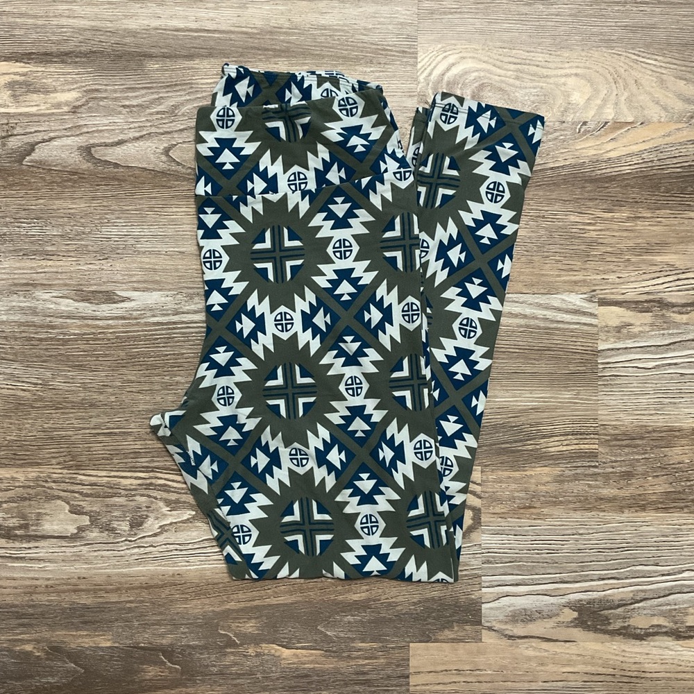 LuLaRoe Leggings Aztec Print Green Teal White T&C